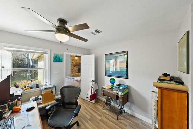 1213 Donna Kay Dr, Kerrville, TX 78028