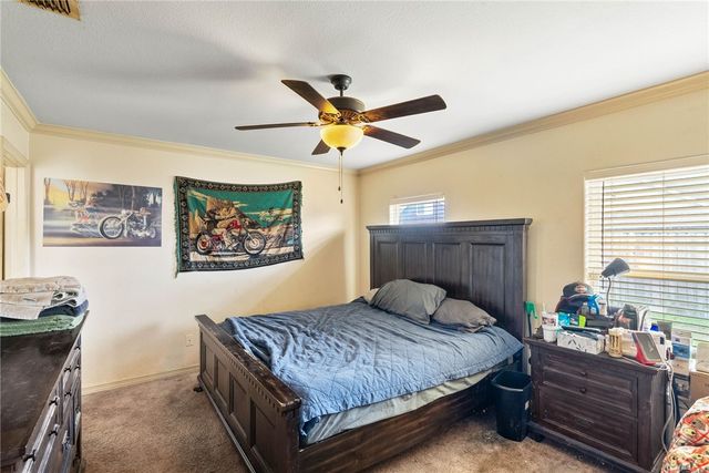 1533 Oak Hill Dr, Corpus Christi, TX 78418