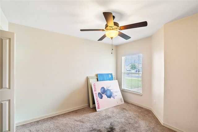1533 Oak Hill Dr, Corpus Christi, TX 78418