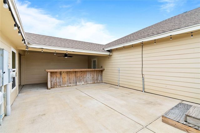 1533 Oak Hill Dr, Corpus Christi, TX 78418