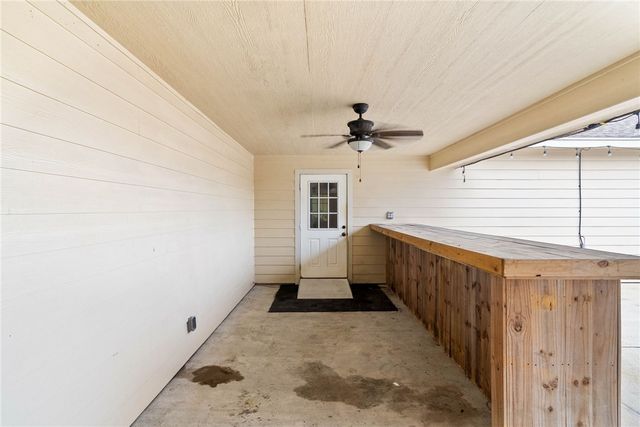 1533 Oak Hill Dr, Corpus Christi, TX 78418