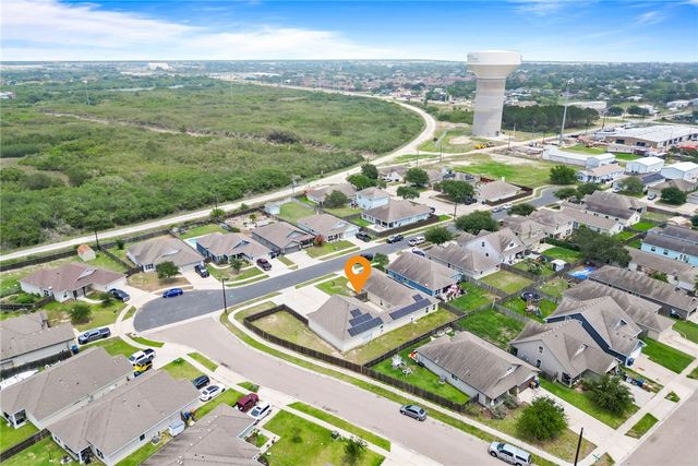 1533 Oak Hill Dr, Corpus Christi, TX 78418