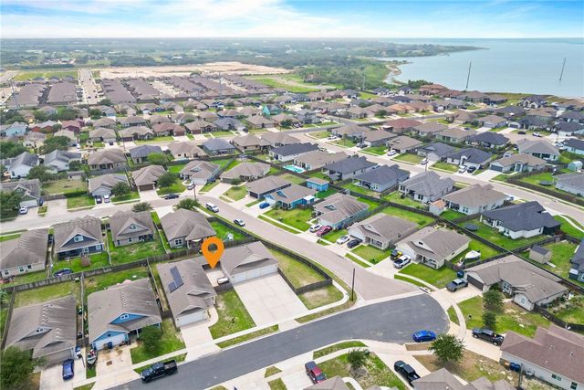 1533 Oak Hill Dr, Corpus Christi, TX 78418