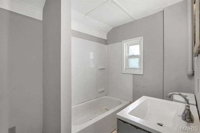 7513 W Main Street, Belleville, IL 62223