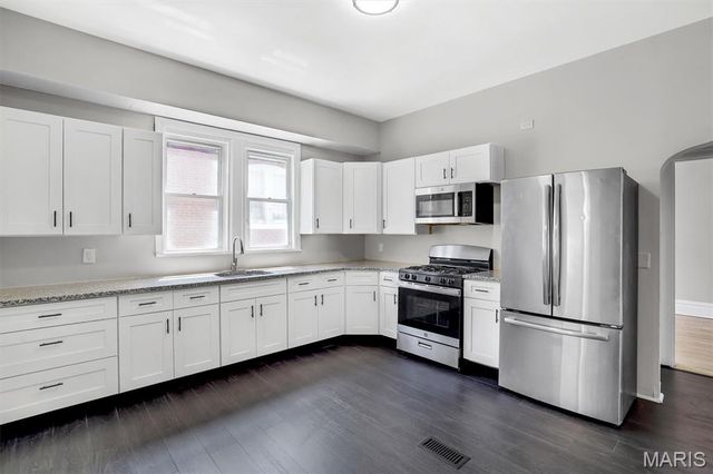 7513 W Main Street, Belleville, IL 62223