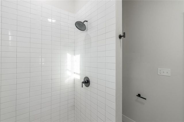 1208 W Logan Avenue, Guthrie, OK 73044