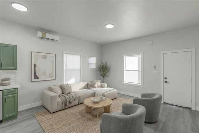 1208 W Logan Avenue, Guthrie, OK 73044