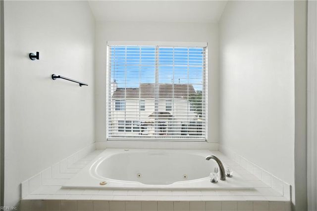 902 Summerfield CRES, Chesapeake, VA 23320