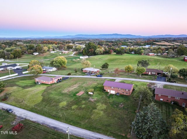 135 Walton Circle, Mosheim, TN 37818