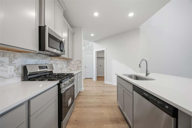 1063 Indian Paint Drive, Bellville, TX 77418