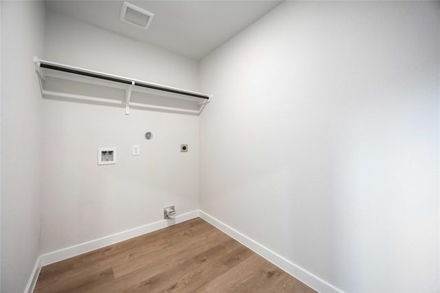 1063 Indian Paint Drive, Bellville, TX 77418