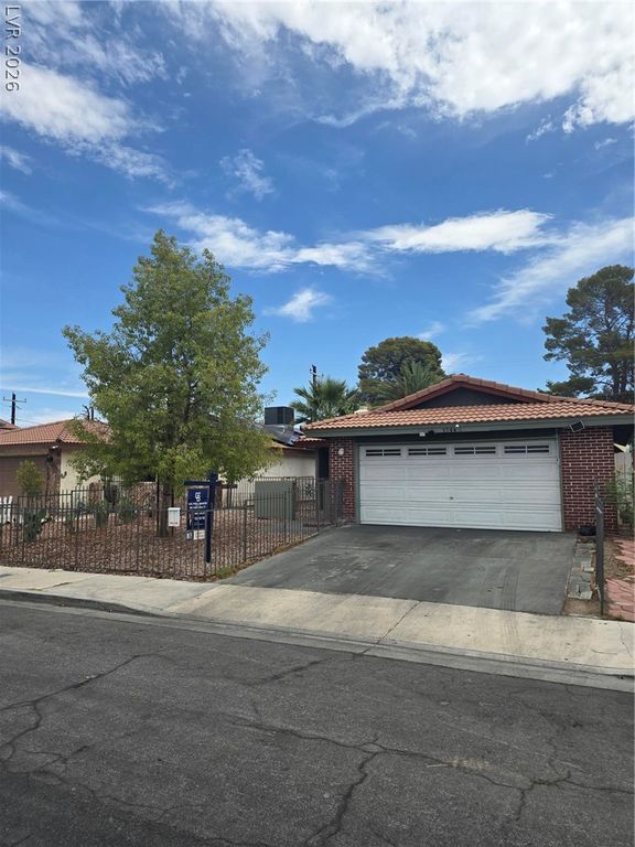 1744 Yellow Rose Street, Las Vegas, NV 89108 — exterior