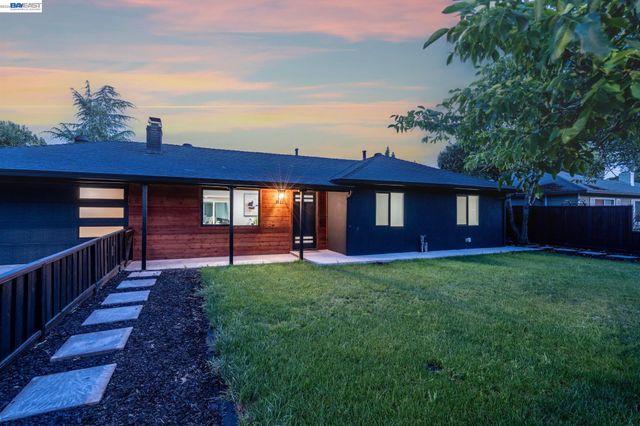 1850 Gilardy Dr, Concord, CA 94518