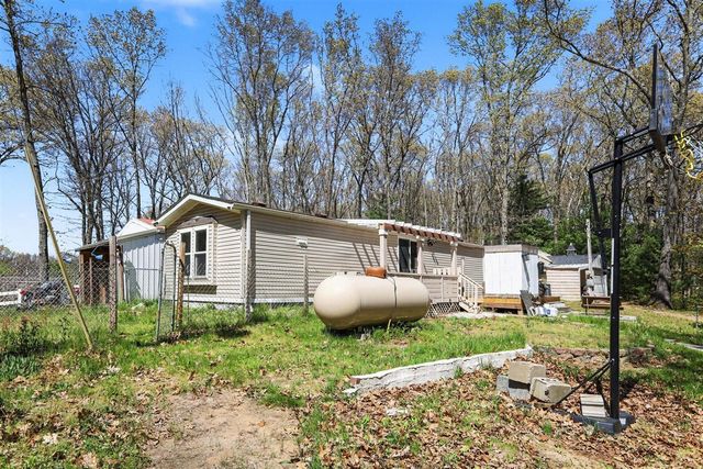 1005 Sharps Road, Pullman, MI 49450
