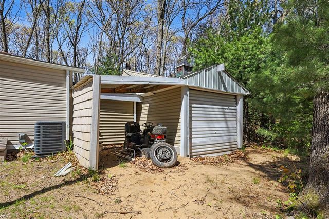 1005 Sharps Road, Pullman, MI 49450