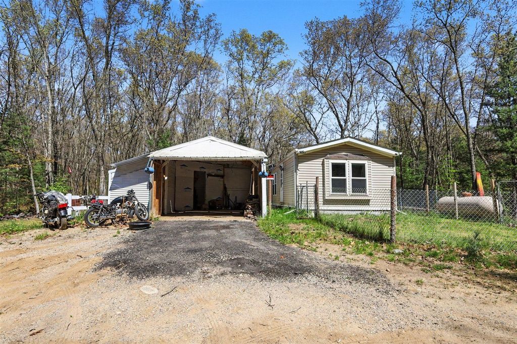 1005 Sharps Road, Pullman, MI 49450