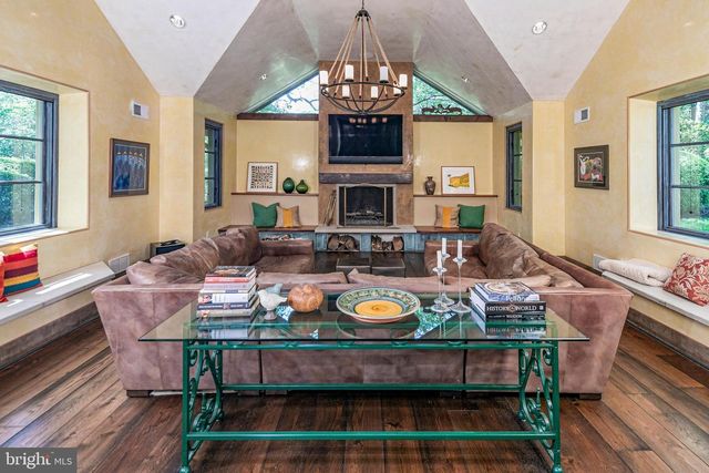 210 LAMBERT DR, Princeton, NJ 08540