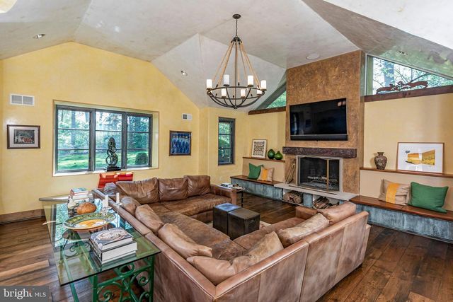 210 LAMBERT DR, Princeton, NJ 08540