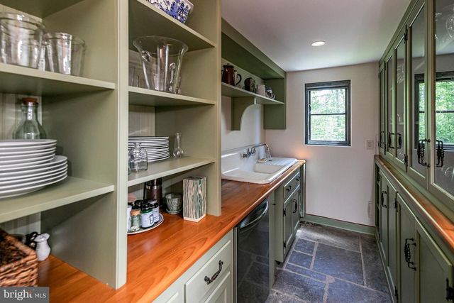 210 LAMBERT DR, Princeton, NJ 08540