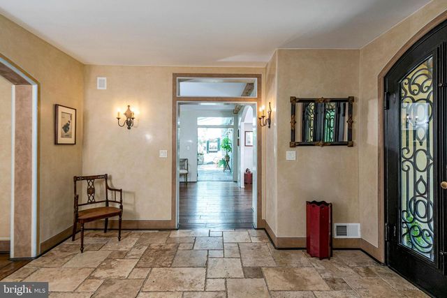 210 LAMBERT DR, Princeton, NJ 08540