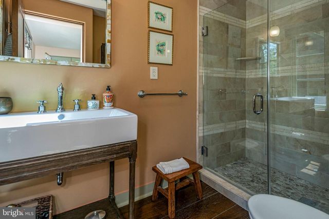 210 LAMBERT DR, Princeton, NJ 08540