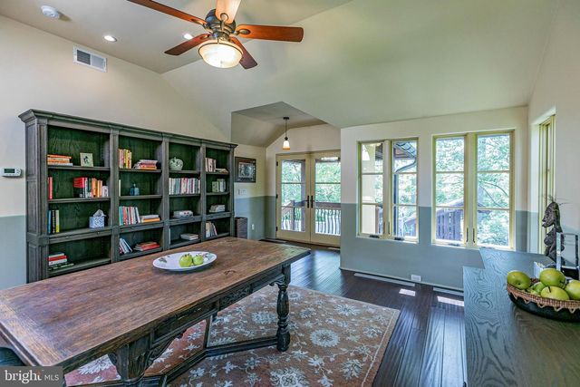 210 LAMBERT DR, Princeton, NJ 08540