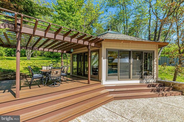 210 LAMBERT DR, Princeton, NJ 08540