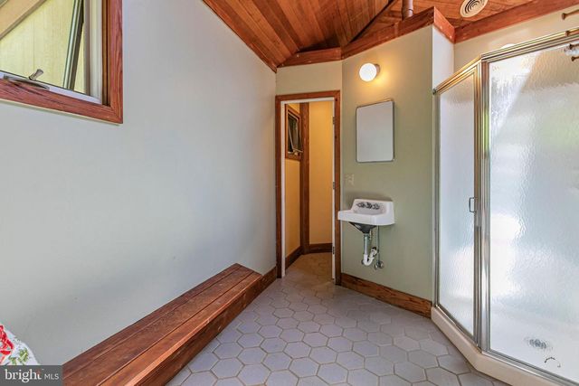 210 LAMBERT DR, Princeton, NJ 08540