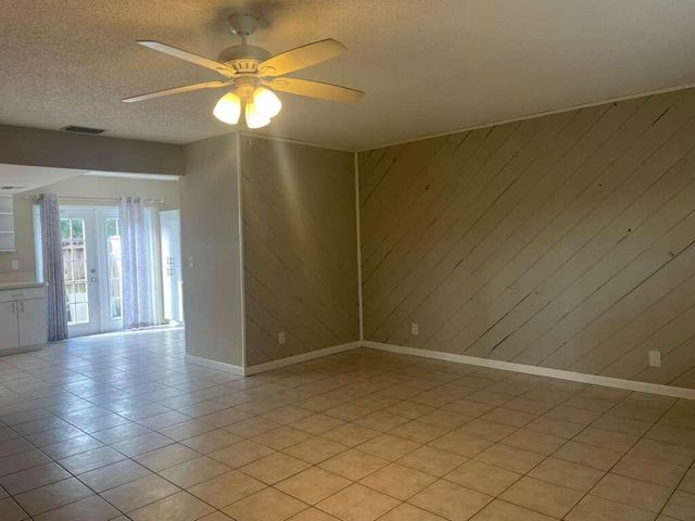 7928 Kimberly Boulevard 203, North Lauderdale, FL 33068