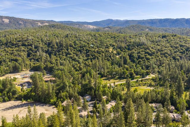 40513 Road 222, Bass Lake, CA 93604