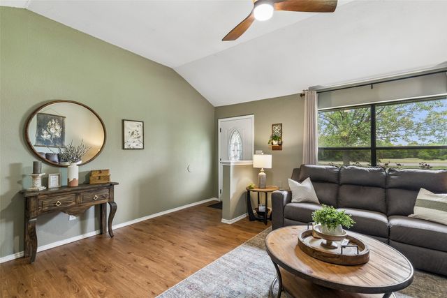 534 Conestoga Trail, Rhome, TX 76078
