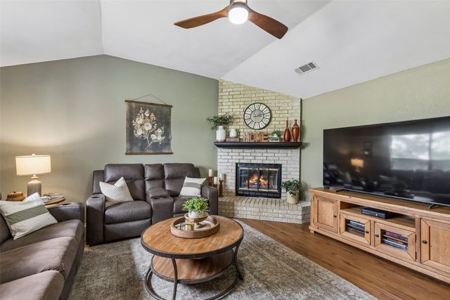 534 Conestoga Trail, Rhome, TX 76078