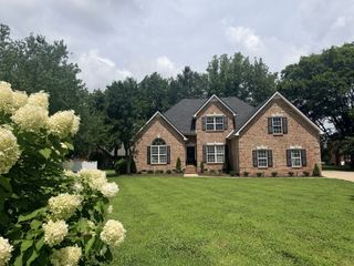1005 Ithaca St, Murfreesboro, TN 37130
