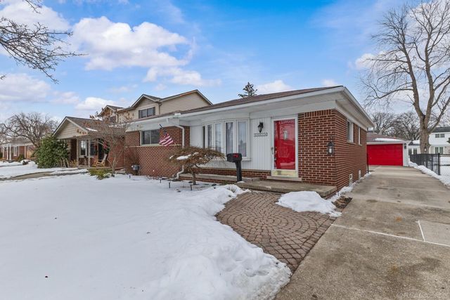 22516 Millenbach Street, St Clair Shores, MI 48081