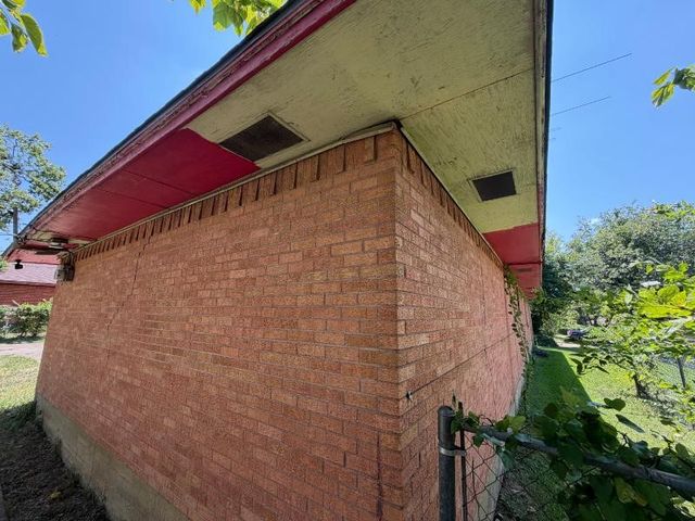 5916 Shady Crest Trail, Dallas, TX 75241