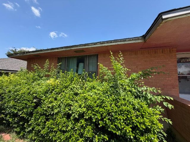 5916 Shady Crest Trail, Dallas, TX 75241