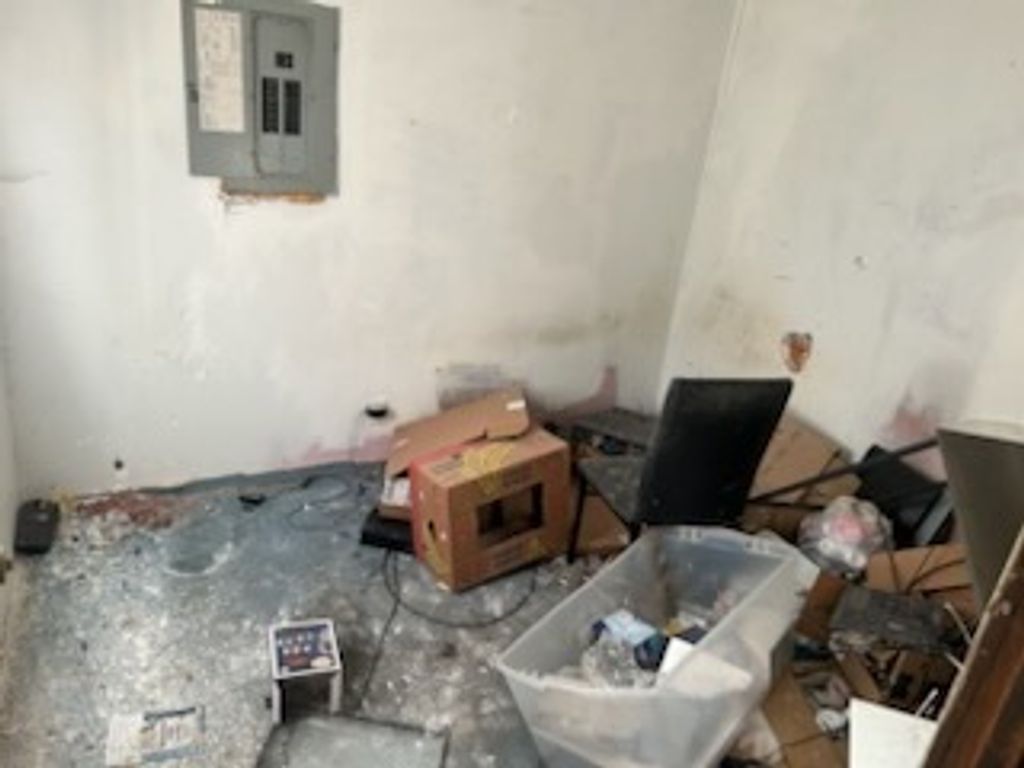 Image 3 of property listing at 419 S Pearl Street, Salem, IL 62881