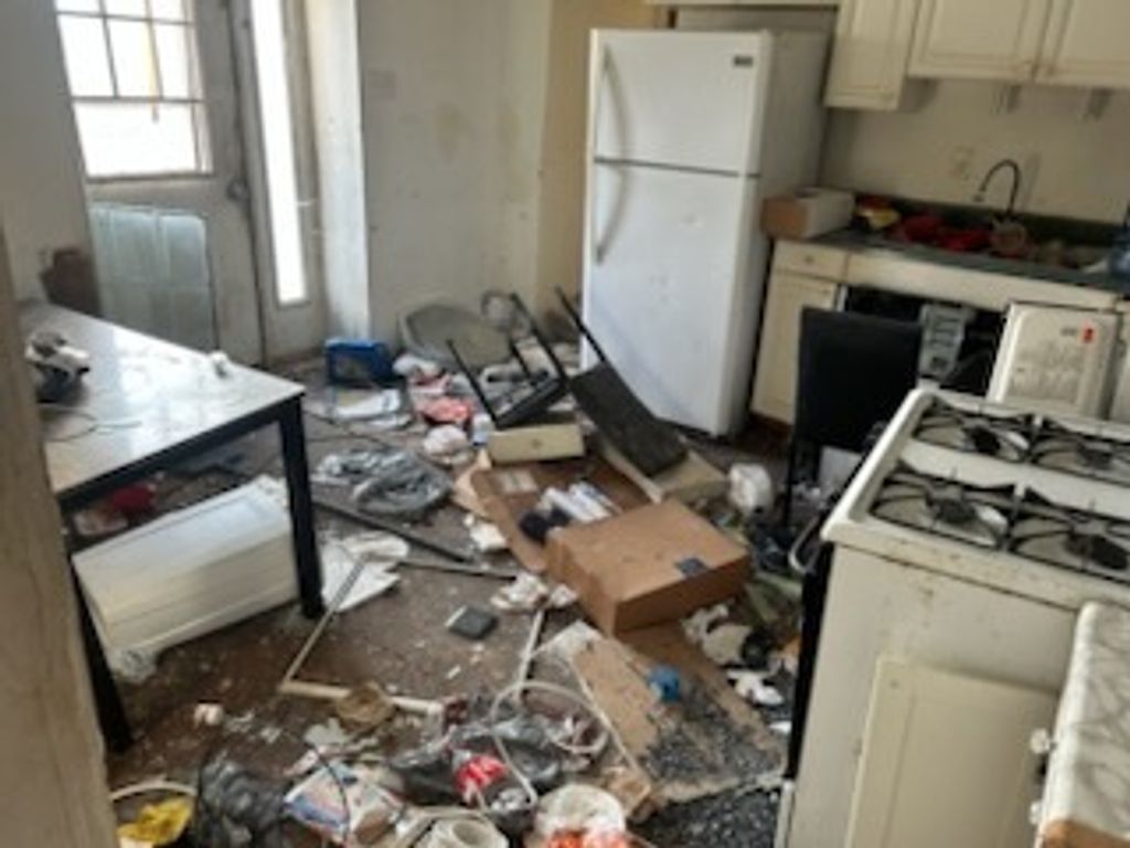 Image 4 of property listing at 419 S Pearl Street, Salem, IL 62881