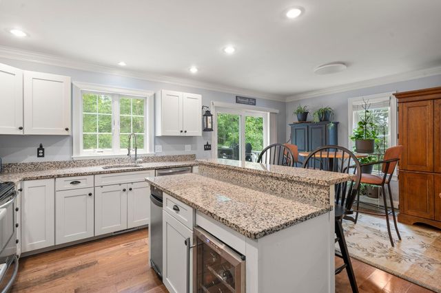 36 Bent Bluff Lane, Yarmouth Port, MA 02675