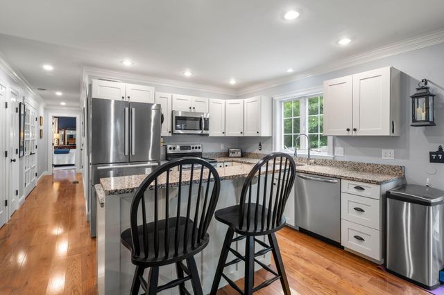 36 Bent Bluff Lane, Yarmouth Port, MA 02675
