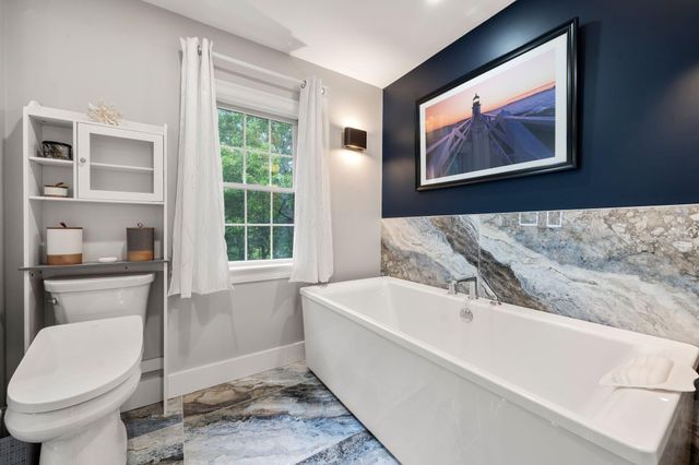 36 Bent Bluff Lane, Yarmouth Port, MA 02675