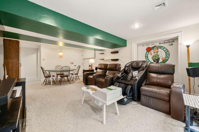 36 Bent Bluff Lane, Yarmouth Port, MA 02675