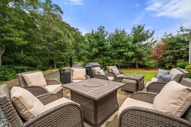 36 Bent Bluff Lane, Yarmouth Port, MA 02675