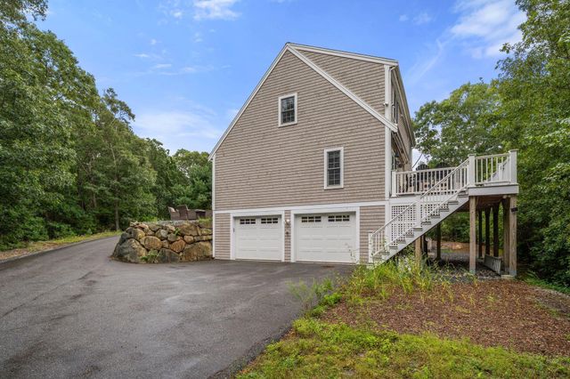 36 Bent Bluff Lane, Yarmouth Port, MA 02675