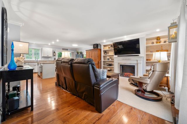 36 Bent Bluff Lane, Yarmouth Port, MA 02675