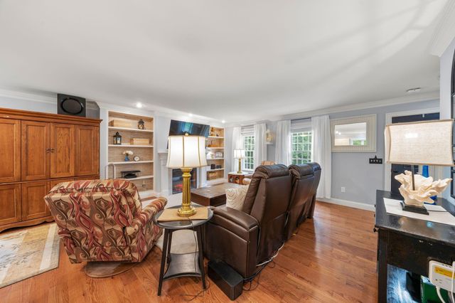 36 Bent Bluff Lane, Yarmouth Port, MA 02675