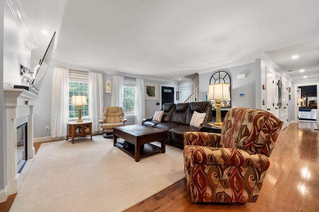 36 Bent Bluff Lane, Yarmouth Port, MA 02675