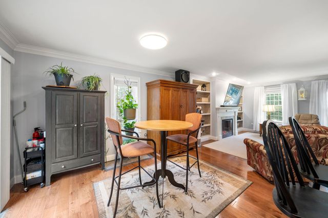 36 Bent Bluff Lane, Yarmouth Port, MA 02675