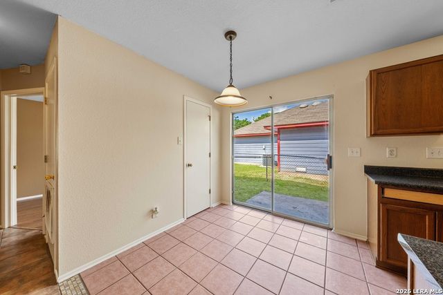 7522 Yellow Sand Dr, San Antonio, TX 78227