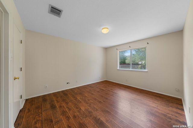 7522 Yellow Sand Dr, San Antonio, TX 78227